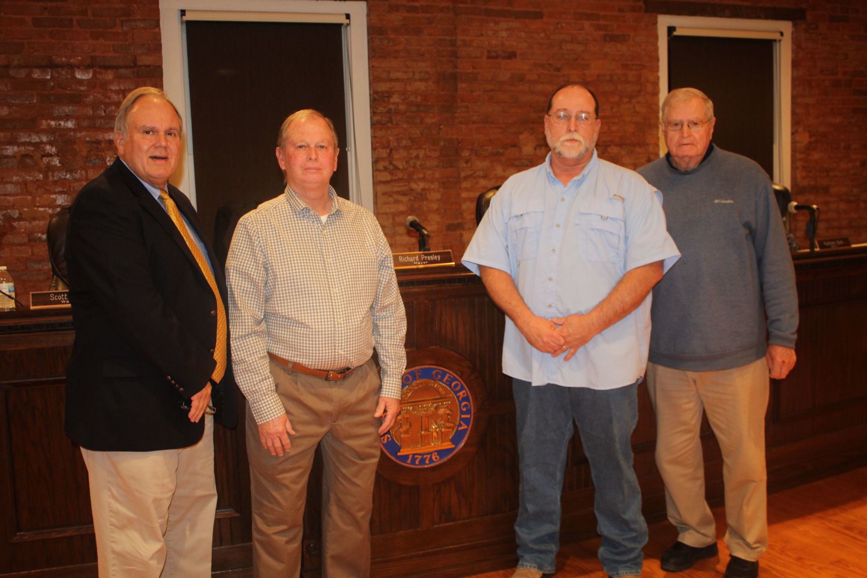OFFICIALS SWORN IN AT MAYSVILLE